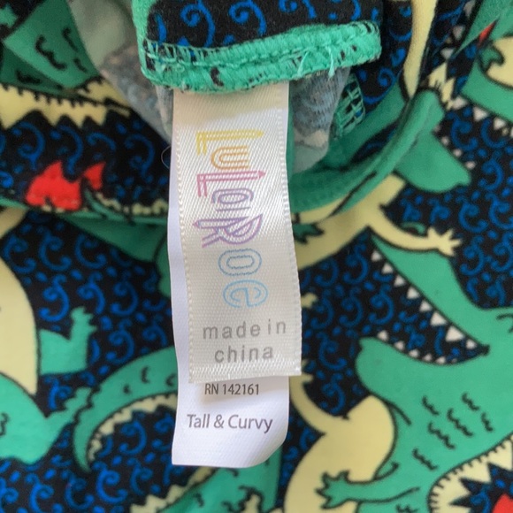 Tall and Curvy Dragon LuLaRoe Leggings - Picture 3 of 4